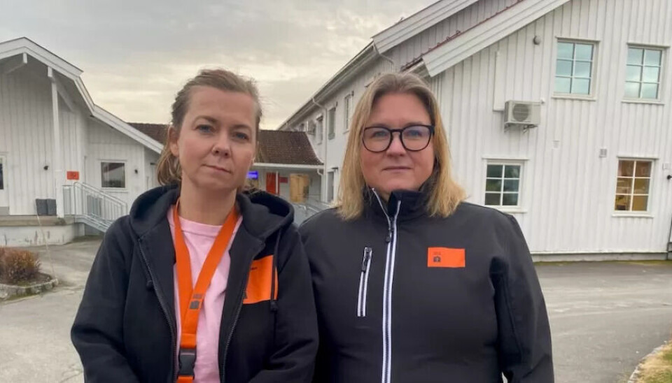 FORTVILER: Plasstillitsvalgt Merete Andresen Møistad og vara Henriette Larsen ved Veslelien som drives av Kirkens Bymisjon er fortvilet over at den 93 år gamle institusjonen plutselig skal legge ned om to måneder. FORTVILER: Plasstillitsvalgt Merete Andresen Møistad og vara Henriette Larsen ved Veslelien som drives av Kirkens Bymisjon er fortvilet over at den 93 år gamle institusjonen plutselig skal legge ned om to måneder.