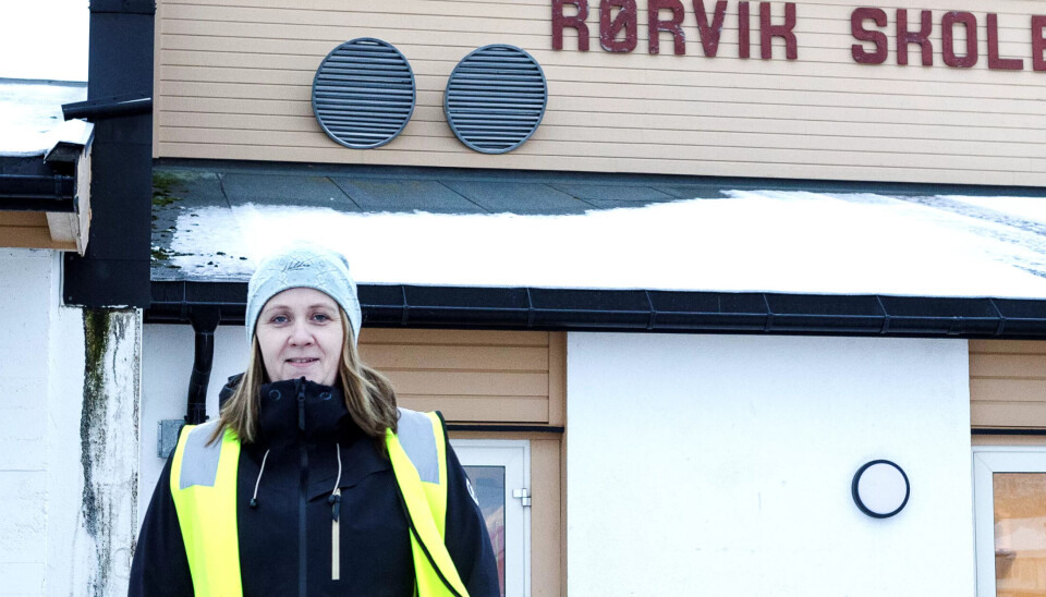 Flere av de ansatte sier de går hjem med hodepine, ifølge tillitsvalgte Tine Sæternes. Flere av de ansatte sier de går hjem med hodepine, ifølge tillitsvalgte Tine Sæternes.