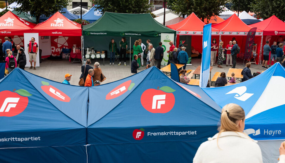 PENGEGAVE: De borgerlige partiene får penger fra aksjonsgruppen. PENGEGAVE: De borgerlige partiene får penger fra aksjonsgruppen.
