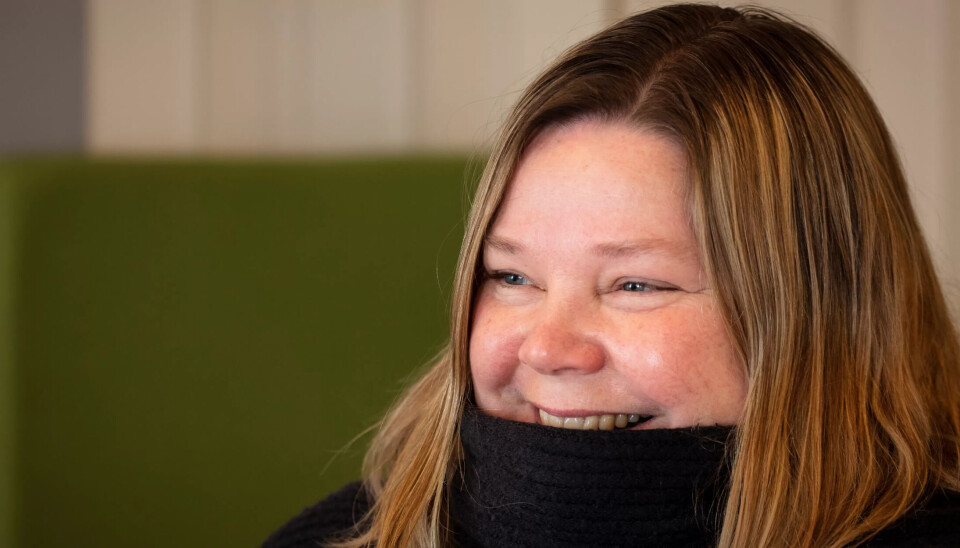 ALLE KAN NOE: – Vi har nettopp fått vårt eget kjøkken, så noen av beboerne henter mattralla eller matvarer, andre kaster søppel. Noen liker å vaske opp eller dekke bordet mens andre heller vil steike vafler. Vi ser alltid etter hvilke aktiviteter beboerne kan og har lyst å være med på, sier Rosita Eliassen. ALLE KAN NOE: – Vi har nettopp fått vårt eget kjøkken, så noen av beboerne henter mattralla eller matvarer, andre kaster søppel. Noen liker å vaske opp eller dekke bordet mens andre heller vil steike vafler. Vi ser alltid etter hvilke aktiviteter beboerne kan og har lyst å være med på, sier Rosita Eliassen.