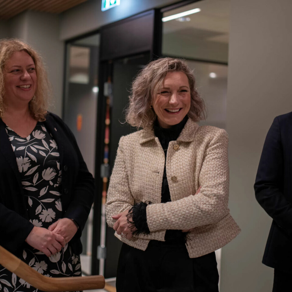 ENIGHET: LO Stat-leder ELisabeth Steen (t.v.), statsråd Karianne Tung og riksmekler Mats W. Ruland kunne glede seg over å ha unngått streik i staten. ENIGHET: LO Stat-leder ELisabeth Steen (t.v.), statsråd Karianne Tung og riksmekler Mats W. Ruland kunne glede seg over å ha unngått streik i staten.