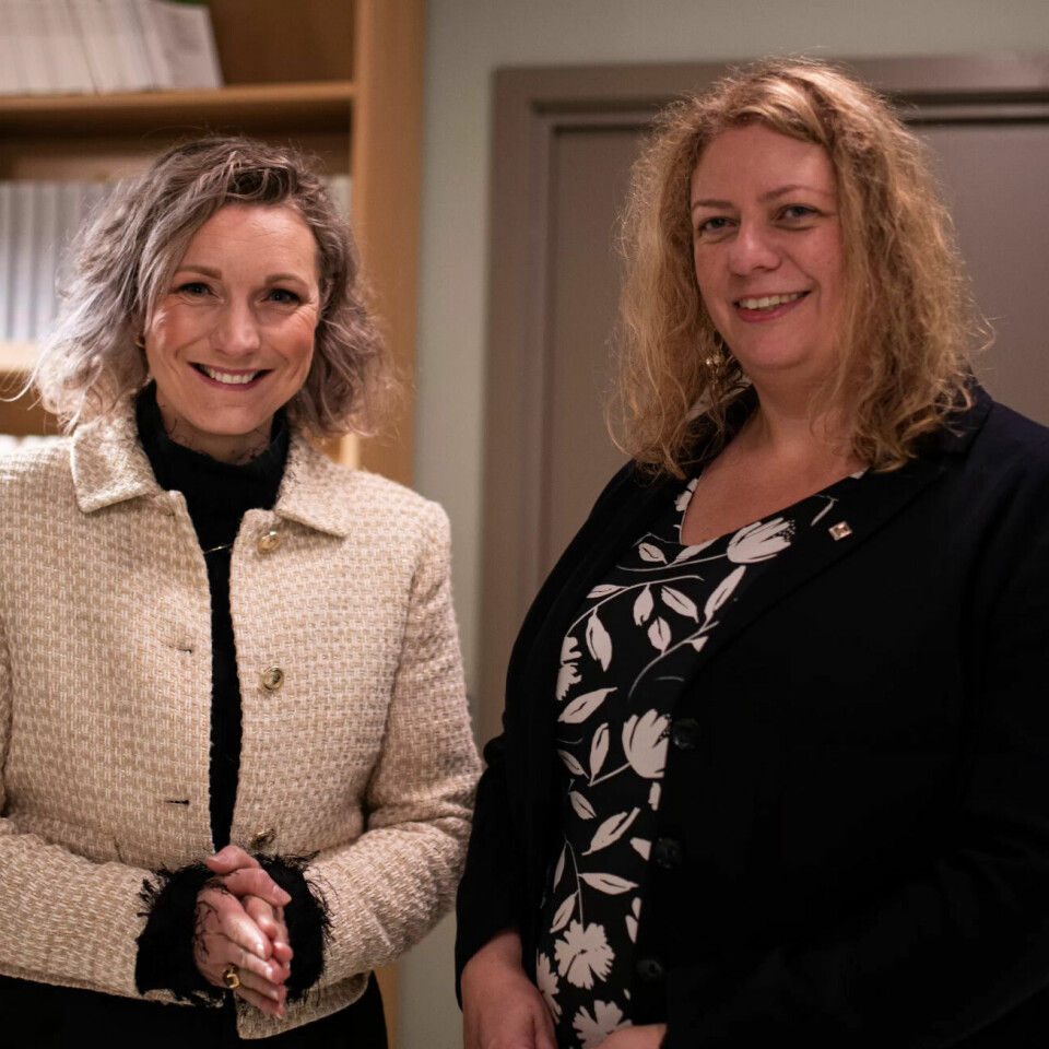 Statsråd Karianne Tung (t.v.) og LO Stat-leder Elisabeth Steen. Statsråd Karianne Tung (t.v.) og LO Stat-leder Elisabeth Steen.