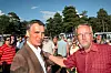Yngve Hågensen tar et godt grep om Ap-leder Jens Stoltenberg under valgkampåpningen i Fredrikstad i september 2007.