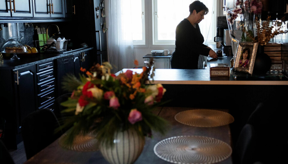Takknemlig: Det står blomster hun har fått etter hjemkomsten i stua og kjøkkenet: – De er snille, veldig snille. Jeg er veldig glad i alle rundt meg. Takknemlig: Det står blomster hun har fått etter hjemkomsten i stua og kjøkkenet: – De er snille, veldig snille. Jeg er veldig glad i alle rundt meg.