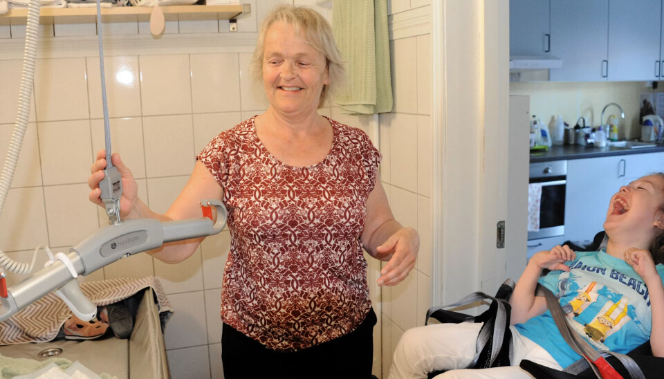 – Jeg har fulgt Idun gjennom alt som er, så hun er blitt et ekstra barn, sier Ingunn Losvar Sæther, som er blitt ekspert på å tolke hva Idun vil. – Jeg har fulgt Idun gjennom alt som er, så hun er blitt et ekstra barn, sier Ingunn Losvar Sæther, som er blitt ekspert på å tolke hva Idun vil.