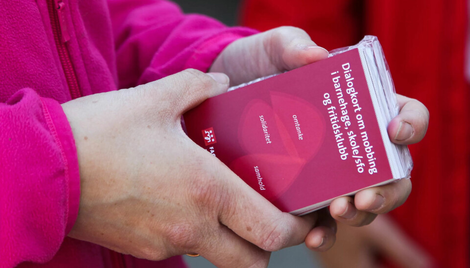 Fagforbundet har laget nye dialogkort om mobbing i barenhage, skole/sfo og fritidsklubb. Som part i Manifest mot mobbing er Fagforbundet forpliktet til å bidra i arbeidet for å gi barn og unge en mobbefri oppvekst. Fagforbundet har laget nye dialogkort om mobbing i barenhage, skole/sfo og fritidsklubb. Som part i Manifest mot mobbing er Fagforbundet forpliktet til å bidra i arbeidet for å gi barn og unge en mobbefri oppvekst.