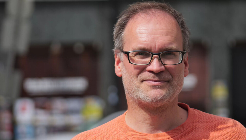 KOMPLEKTST: Roger Kristensen er leiar av Yrkesseksjon kontor og administrasjon i Fagforbundet Oslo. Han ser at ABW er 'det nye', men beir leiarar om å ta med dei tilsette på råd når nye kontor skal utformast. KOMPLEKTST: Roger Kristensen er leiar av Yrkesseksjon kontor og administrasjon i Fagforbundet Oslo. Han ser at ABW er 'det nye', men beir leiarar om å ta med dei tilsette på råd når nye kontor skal utformast.