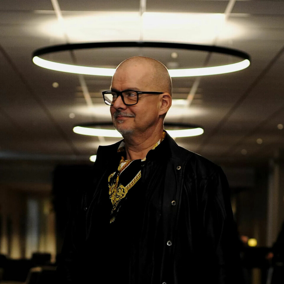 FORTSATT I SPOTLYSET: Arne Fagerholt planla å vende «det gamle livet» ryggen, men har ikke lykkes med det. Fortsatt regisseres og koreograferes det, og Fagerholt sitter i flere kulturstyrer. FORTSATT I SPOTLYSET: Arne Fagerholt planla å vende «det gamle livet» ryggen, men har ikke lykkes med det. Fortsatt regisseres og koreograferes det, og Fagerholt sitter i flere kulturstyrer.