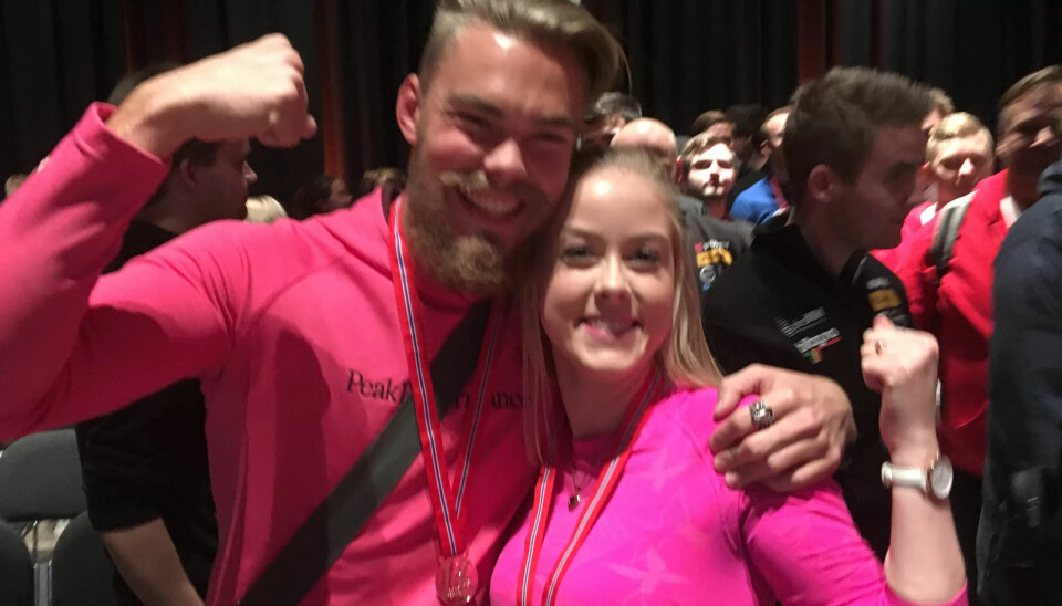 JUBLER: Lasse Juliussen og Emma Sofie Vik samarbeidet til gull. JUBLER: Lasse Juliussen og Emma Sofie Vik samarbeidet til gull.