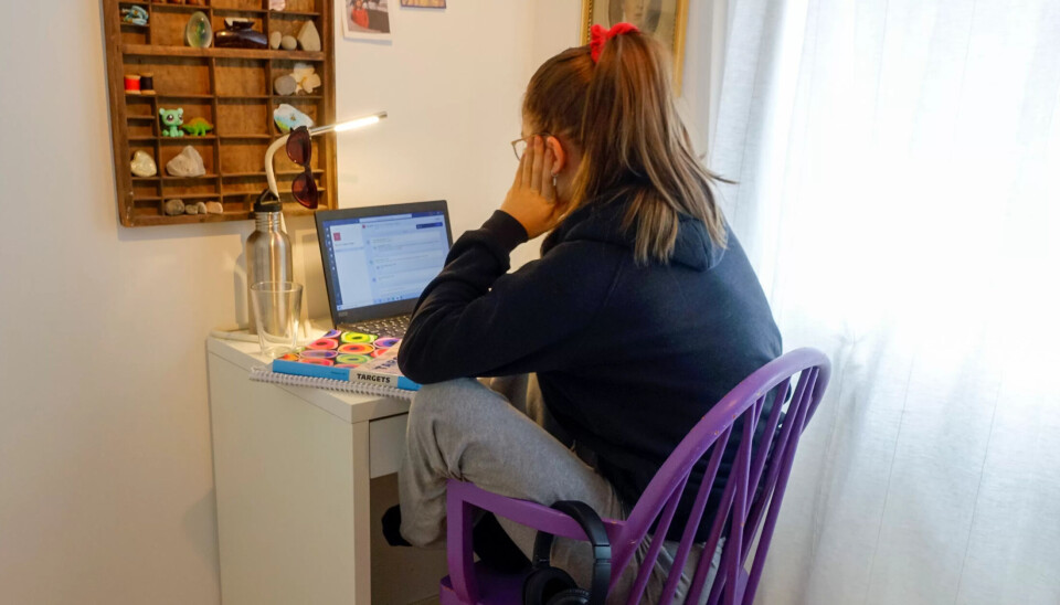 ONLINE: Når skoler og fritidstilbud stenges, og folk oppfordres til å holde seg mest mulig inne, flyttes enda mer aktivitet ut på internett. ONLINE: Når skoler og fritidstilbud stenges, og folk oppfordres til å holde seg mest mulig inne, flyttes enda mer aktivitet ut på internett.