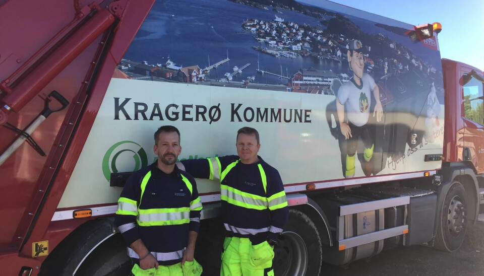 TRYGG FRAMTID: Morgan Martini og Kjell Arne Isnes er blant rneovasjonsarbeidere som blir kommunalt ansatte. TRYGG FRAMTID: Morgan Martini og Kjell Arne Isnes er blant rneovasjonsarbeidere som blir kommunalt ansatte.