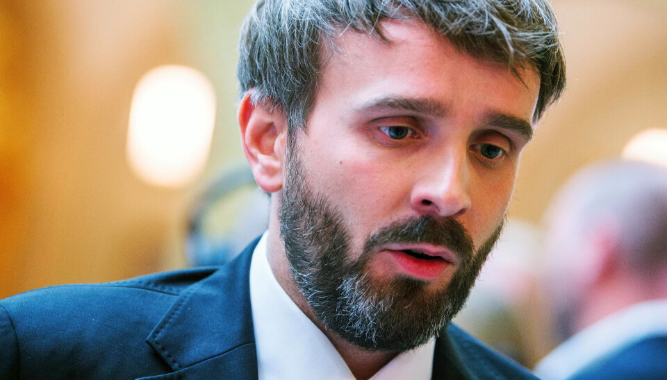 BEKYMRET: – Det er en bekymring at fraværet i dag er altfor høyt, sier helseminister Jan Christian Vestre. BEKYMRET: – Det er en bekymring at fraværet i dag er altfor høyt, sier helseminister Jan Christian Vestre.
