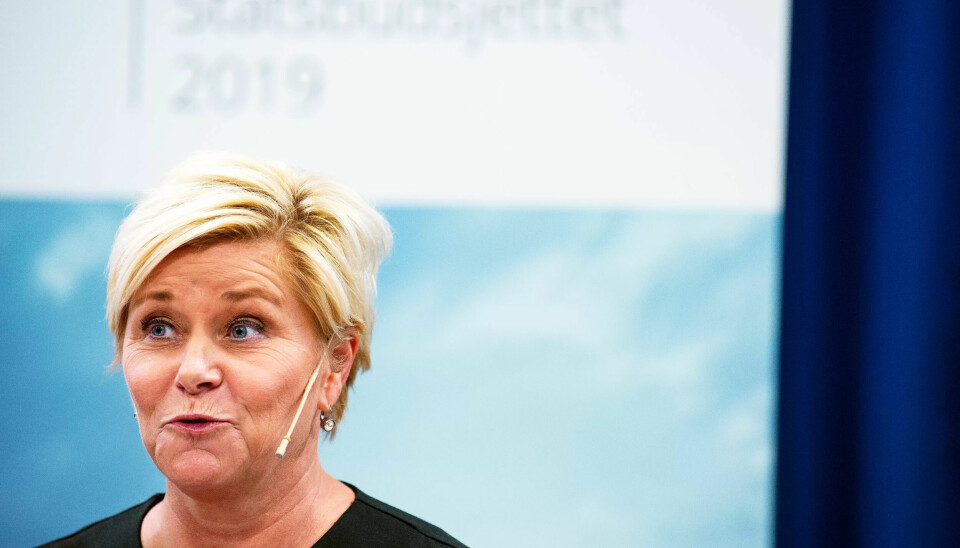 STATSBUDSJETTET: Finansminister Siv Jensen la fram regjeringens forslag til statsbudsjett mandag. Foreldre flest vil måtte betale mere for barnehage, mens foreldre med lav inntekt vil få billigere barnehage om regjeringen får flertall for budsjettforslaget. STATSBUDSJETTET: Finansminister Siv Jensen la fram regjeringens forslag til statsbudsjett mandag. Foreldre flest vil måtte betale mere for barnehage, mens foreldre med lav inntekt vil få billigere barnehage om regjeringen får flertall for budsjettforslaget.