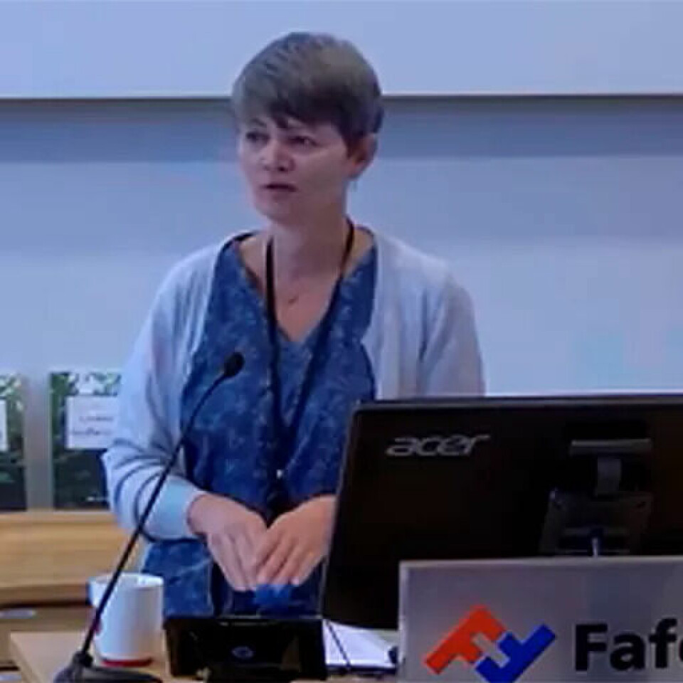– Omstilling og klimatiltak kommer til å koste. Tariffavtaler er et godt redskap der arbeidsgivere og arbeidstakere kan bli enige om å fordele gevinster og ulemper, sa Fafo-forsker Inger Marie Hagen da boken «Grønne tariffavtaler» ble lansert mandag. – Omstilling og klimatiltak kommer til å koste. Tariffavtaler er et godt redskap der arbeidsgivere og arbeidstakere kan bli enige om å fordele gevinster og ulemper, sa Fafo-forsker Inger Marie Hagen da boken «Grønne tariffavtaler» ble lansert mandag.