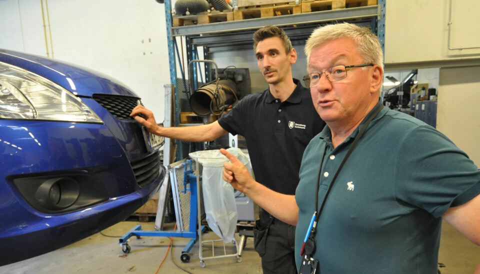 Her sparer de store summer på å drive bilparken selv. Nå rennes Sarpsborg kommunale bilverksted ned av andre kommuner som vil lære.