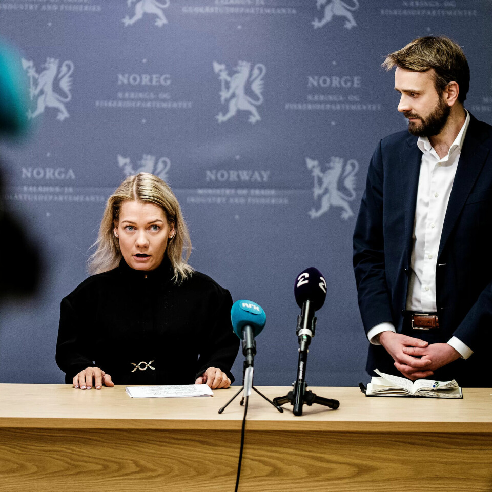 Sandra Borch, landbruks- og matminister, og Jan Christian Vestre, næringsminister, ber hele verdikjeden for mat om å tenke på sitt samfunnsansvar for å dempe prisveksten. Sandra Borch, landbruks- og matminister, og Jan Christian Vestre, næringsminister, ber hele verdikjeden for mat om å tenke på sitt samfunnsansvar for å dempe prisveksten.