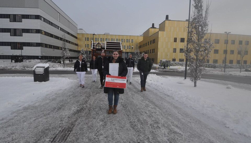 HEDRET: Endelig var det klart for å kåret Årets renholder 2020. Elise Mutch Strøm (foran) med kollegene Hilde Wernersen, Mona Aamodt, Roy Kenneth Nilsbakken, Marianne Holme og Marius Bjørndalen. HEDRET: Endelig var det klart for å kåret Årets renholder 2020. Elise Mutch Strøm (foran) med kollegene Hilde Wernersen, Mona Aamodt, Roy Kenneth Nilsbakken, Marianne Holme og Marius Bjørndalen.