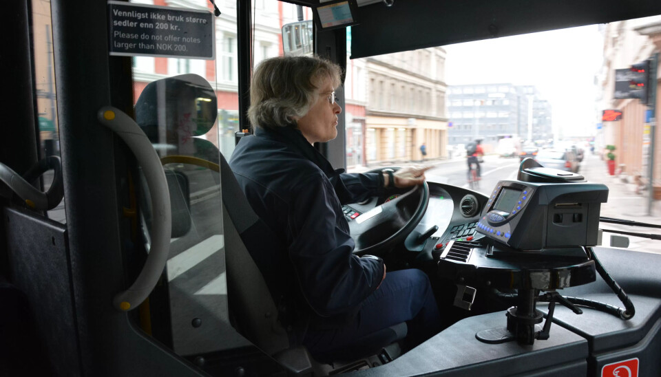 MÅ KONSENTRERE SEG: I Oslo sentrum har bussjåførene både fotgjengere, syklister, biler og trikker å forholde seg til. MÅ KONSENTRERE SEG: I Oslo sentrum har bussjåførene både fotgjengere, syklister, biler og trikker å forholde seg til.