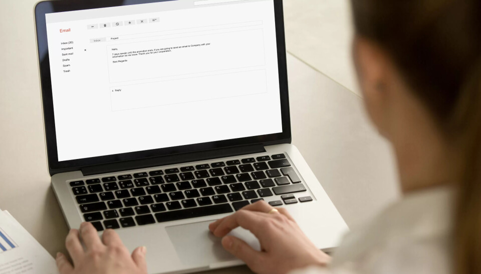 DYRT: Det kan koste arbeidsgjevarar fleire hundre tusen kroner i bot, om dei får tilgang til epost dei ikkje har lov til. Datatilsynet har sett eksempel på arbeidsgjevarar som fekk tilgang til privat epost til tilsette. DYRT: Det kan koste arbeidsgjevarar fleire hundre tusen kroner i bot, om dei får tilgang til epost dei ikkje har lov til. Datatilsynet har sett eksempel på arbeidsgjevarar som fekk tilgang til privat epost til tilsette.