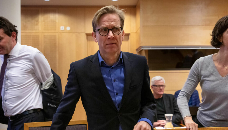 FULL OMKAMP: Stendi møter konsulentene med full omkamp i lagmannsretten. Her er tidligere styreleder Pål Christian Stange i midten med direktør Ingvild Lemme Kristiansen, som overtok etter at Erik Rune Sandøy gikk av, og Stendis advokat Eirik Edvardsen til venstre. FULL OMKAMP: Stendi møter konsulentene med full omkamp i lagmannsretten. Her er tidligere styreleder Pål Christian Stange i midten med direktør Ingvild Lemme Kristiansen, som overtok etter at Erik Rune Sandøy gikk av, og Stendis advokat Eirik Edvardsen til venstre.