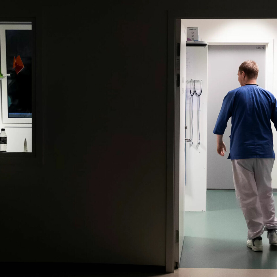 LITE SØVN: En undersøkelse fra Universitetet i Bergen fant at sykepleiere som gikk sein-tidlig-vakter fikk mindre søvn i snitt enn sykepleiere som gikk nattevakter. LITE SØVN: En undersøkelse fra Universitetet i Bergen fant at sykepleiere som gikk sein-tidlig-vakter fikk mindre søvn i snitt enn sykepleiere som gikk nattevakter.