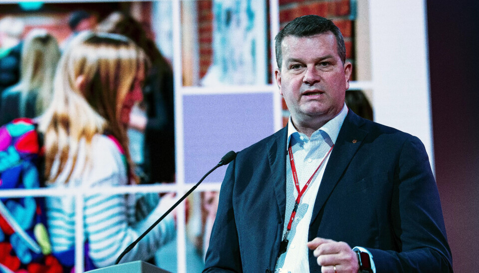 LØNNSTILLEGG: LO-leder Hans-Christian Gabrielsen får 25.000 kroner i lønnstillegg. Det er 10.000 kroner mindre enn LO-sekretærene. Dermed er den nye årslønna hans 1.373.000 kroner. LØNNSTILLEGG: LO-leder Hans-Christian Gabrielsen får 25.000 kroner i lønnstillegg. Det er 10.000 kroner mindre enn LO-sekretærene. Dermed er den nye årslønna hans 1.373.000 kroner.