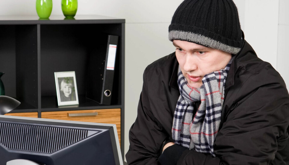 Ansatte blir mindre effektive når det er kaldt. De må involveres før arbeidsgiver skrur ned temperaturen, skriver Arbeidstilsynet. Ansatte blir mindre effektive når det er kaldt. De må involveres før arbeidsgiver skrur ned temperaturen, skriver Arbeidstilsynet.