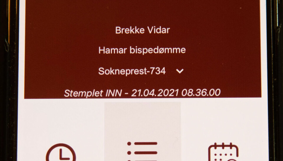 STEMPLINGSUR: Dagens prester bruker appen LaboraTId til å stemple inn og ut på jobb og planlegge oppgaver. STEMPLINGSUR: Dagens prester bruker appen LaboraTId til å stemple inn og ut på jobb og planlegge oppgaver.