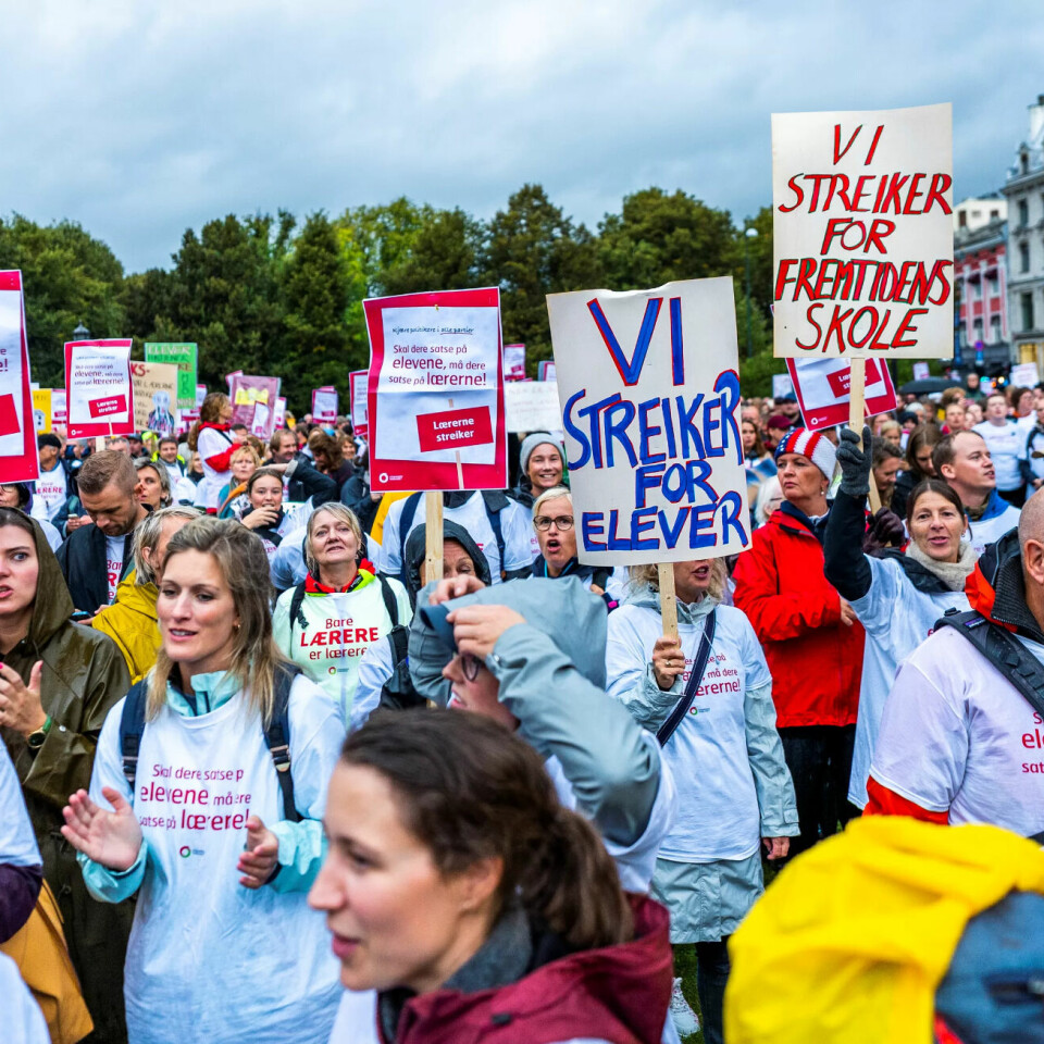 Lærerstreiken varte fra juni til september, og ble avgjort med tvungenlønnsnemnd. Nå debatterer Stortinget regjeringas forslag. Lærerstreiken varte fra juni til september, og ble avgjort med tvungenlønnsnemnd. Nå debatterer Stortinget regjeringas forslag.