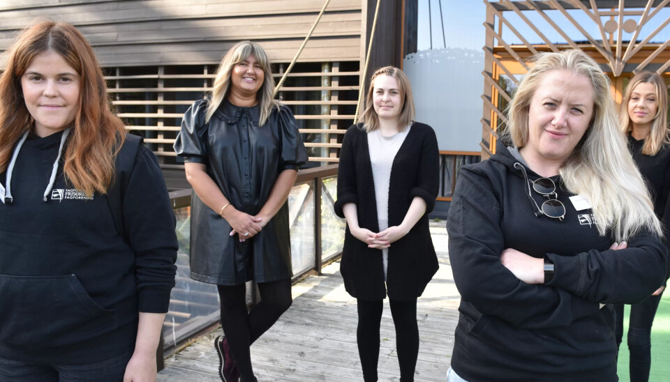 KAMPKLARE FRISØRER: Fra venstre nestleder i fagforeninga Jeanette Bjørnstøl Tashev, Terri-Leigh Skjæveland fra Sandnes,., Elisabeth Njaa fra Randaberg, Merethe Eide fra Kristiansund og Vilde Dalseng fra Bergen. . KAMPKLARE FRISØRER: Fra venstre nestleder i fagforeninga Jeanette Bjørnstøl Tashev, Terri-Leigh Skjæveland fra Sandnes,., Elisabeth Njaa fra Randaberg, Merethe Eide fra Kristiansund og Vilde Dalseng fra Bergen. .