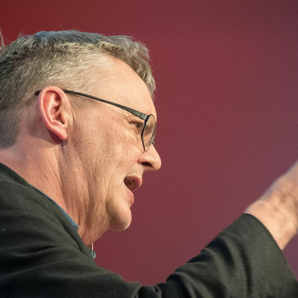 Det er de «nederst ved bordet» som er hardest rammet. Derfor er det viktig å bidra til å motvirke konsekvensene, også når vi går til forhandlingsbordet og skal diskutere lønn, sier Odd-Haldgeir Larsen. Det er de «nederst ved bordet» som er hardest rammet. Derfor er det viktig å bidra til å motvirke konsekvensene, også når vi går til forhandlingsbordet og skal diskutere lønn, sier Odd-Haldgeir Larsen.