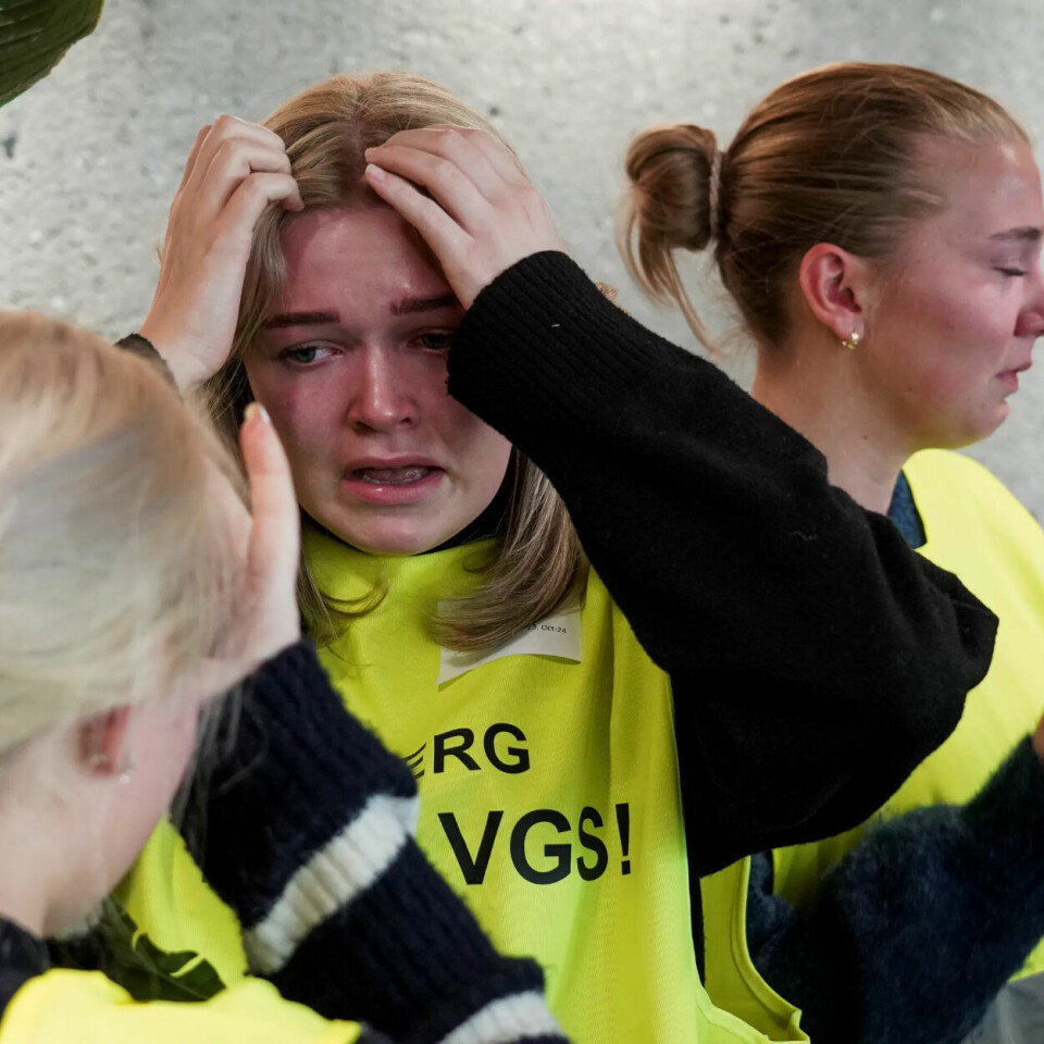 NEDLEGGELSE: Fortvilelsen ove skolenedleggelser trekkes fram som en viktig grunn til Aps kollaps. NEDLEGGELSE: Fortvilelsen ove skolenedleggelser trekkes fram som en viktig grunn til Aps kollaps.