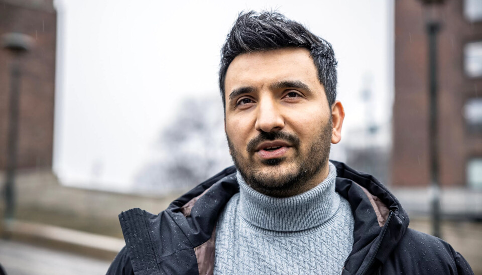 HÅPLØST: Siavash Mobasheri (Rødt) synes hele systemet er håpløst.