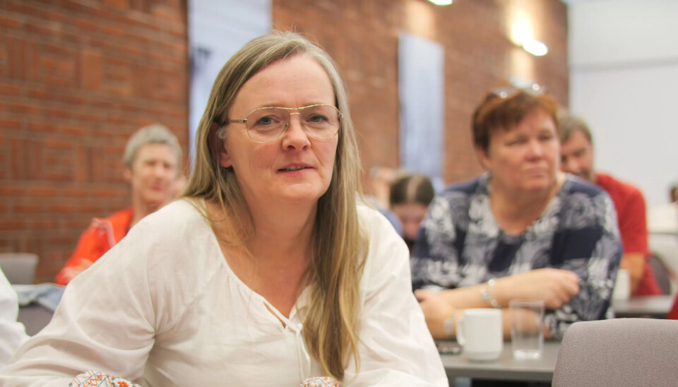 IKKJE TRUA: Anna Elisabeth Uran er både Ap-politikar og tillisvald i Fagforbundet. Ho trur ikkje Høgre greier å halde lovnaden om at ingen tilsette skal site igjen med mindre løn om sjukeheimar kjem på anbod. IKKJE TRUA: Anna Elisabeth Uran er både Ap-politikar og tillisvald i Fagforbundet. Ho trur ikkje Høgre greier å halde lovnaden om at ingen tilsette skal site igjen med mindre løn om sjukeheimar kjem på anbod.