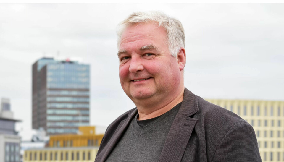 FULGTE RÅDENE: – Postkom gikk tidlig ut, og fortalte om nedbemanningene. Det ga folk tid til å finne løsninger. I tillegg har virkemiddelpakken gitt løsninger for andre, og andre har vi i samråd med arbeidsgiver funnet varige løsninger for - i form av andre arbeidsoppgaver. Totalt sett blir antallet overtallige langt lavere enn det Posten varslet - og det er bra, sier forbundssekretær Håvard Sivertsen i Fagforbundet Post og Finans. FULGTE RÅDENE: – Postkom gikk tidlig ut, og fortalte om nedbemanningene. Det ga folk tid til å finne løsninger. I tillegg har virkemiddelpakken gitt løsninger for andre, og andre har vi i samråd med arbeidsgiver funnet varige løsninger for - i form av andre arbeidsoppgaver. Totalt sett blir antallet overtallige langt lavere enn det Posten varslet - og det er bra, sier forbundssekretær Håvard Sivertsen i Fagforbundet Post og Finans.