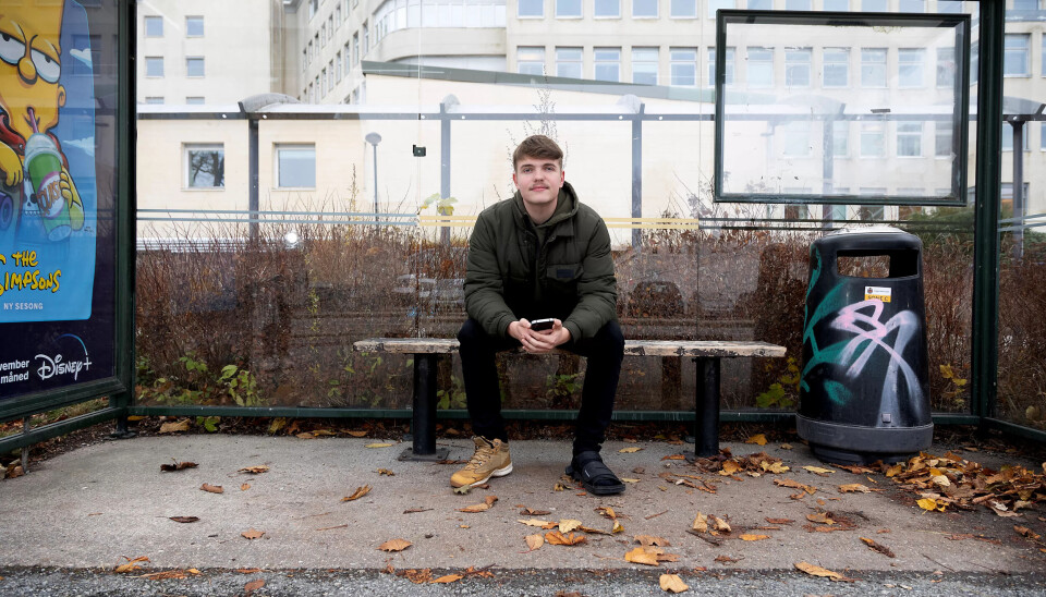 Komplisert: Å kjøpe bussbillett i en app kan by på utfordringer. Denne dagen planlegger Oscar å få hjelp i forkant av bussreisen tilbake til internatskolen, etter møtet i Ungdommens fylkesutvalg. Komplisert: Å kjøpe bussbillett i en app kan by på utfordringer. Denne dagen planlegger Oscar å få hjelp i forkant av bussreisen tilbake til internatskolen, etter møtet i Ungdommens fylkesutvalg.