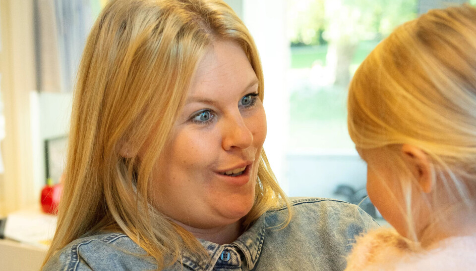Barnehagelærer Marlene Gravdahl Reek jobber på den kommunale barnagen Strømsø i Drammen. – Helt utrolig, sier hun om at Ap og samarbeidspartiene lover full bemanning hele dagen Barnehagelærer Marlene Gravdahl Reek jobber på den kommunale barnagen Strømsø i Drammen. – Helt utrolig, sier hun om at Ap og samarbeidspartiene lover full bemanning hele dagen