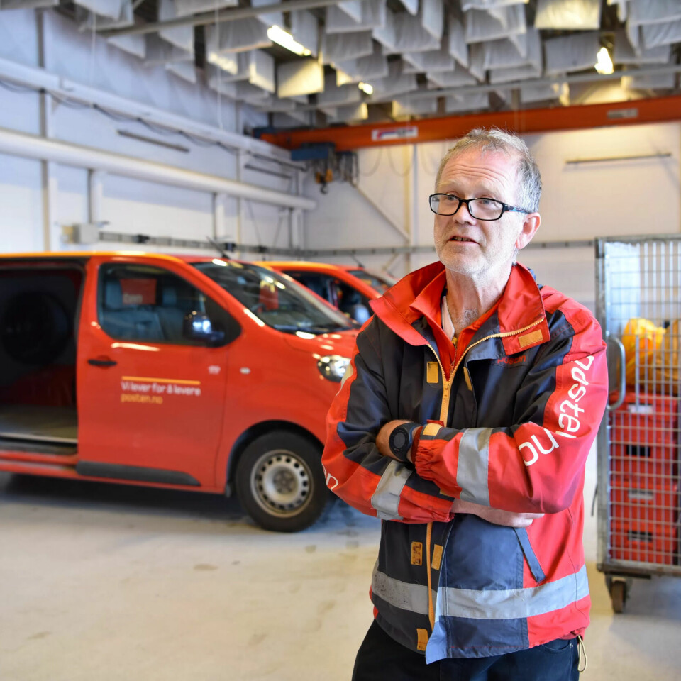SNART PENSJONIST: – Det blir tunge og lange dager for mange etter omlegginga, tror Knut Eriksson, som startet i Posten for 40 år siden. SNART PENSJONIST: – Det blir tunge og lange dager for mange etter omlegginga, tror Knut Eriksson, som startet i Posten for 40 år siden.