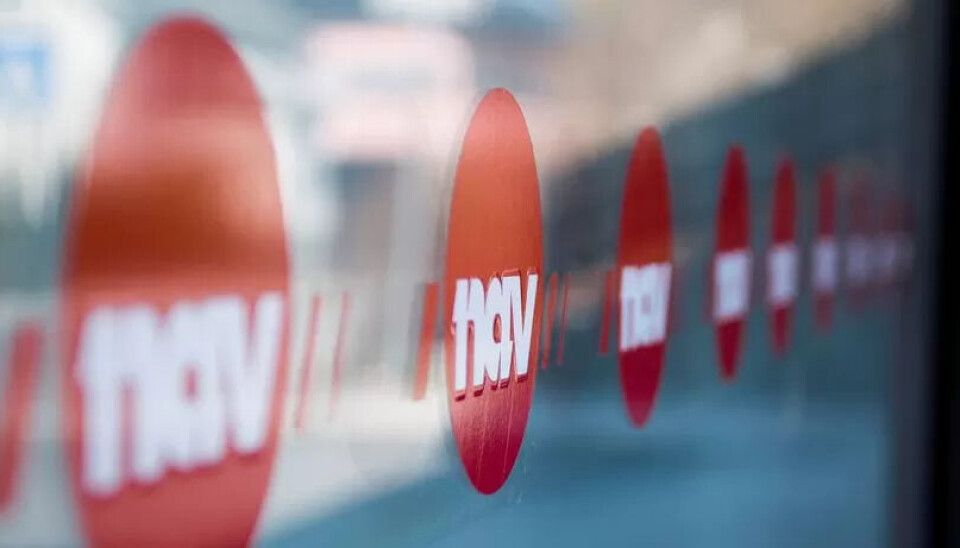 Nav skal fra 1. juli 2024 hjelpe mottakere av sosialhjelp med telefonregninga eller bussbillett hjem til familien. Nav skal fra 1. juli 2024 hjelpe mottakere av sosialhjelp med telefonregninga eller bussbillett hjem til familien.