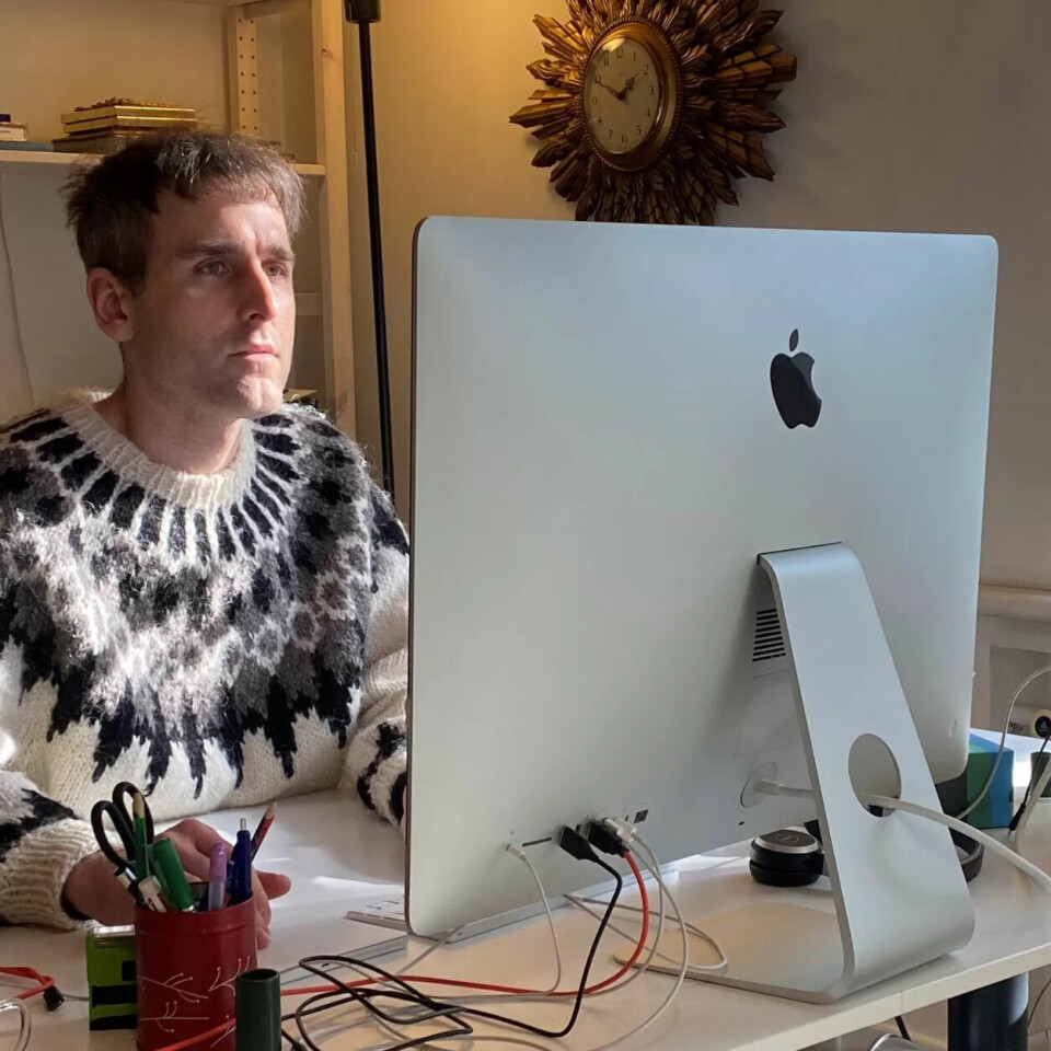 EKSTRABETALING: Kristofer Janiec hevder at det er logisk at byrået tar seg ekstra godt betalt når sjukepleiarane jobbar overtid. EKSTRABETALING: Kristofer Janiec hevder at det er logisk at byrået tar seg ekstra godt betalt når sjukepleiarane jobbar overtid.
