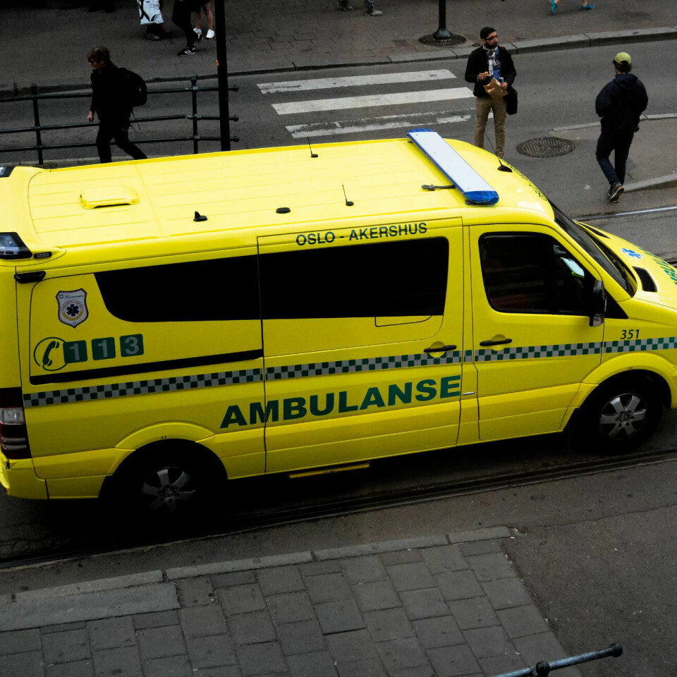 Ambulansene er viktig for å redde liv, men de ansatte på ambulansene har dårligere arbeidsmiljø enn folk flest, viser årsrapporten fra Arbeidstilsynet. Ambulansene er viktig for å redde liv, men de ansatte på ambulansene har dårligere arbeidsmiljø enn folk flest, viser årsrapporten fra Arbeidstilsynet.