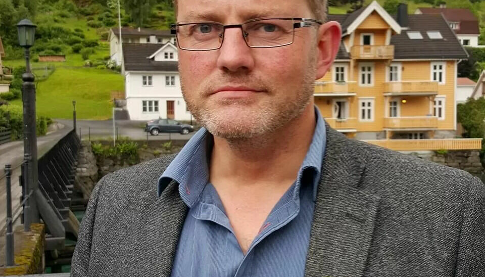AKSJONIST: Tor Åge Berglid leder demonstrasjonen i Stryn. Han mener barnevernet kan sammenlignes med Lebensborn. AKSJONIST: Tor Åge Berglid leder demonstrasjonen i Stryn. Han mener barnevernet kan sammenlignes med Lebensborn.