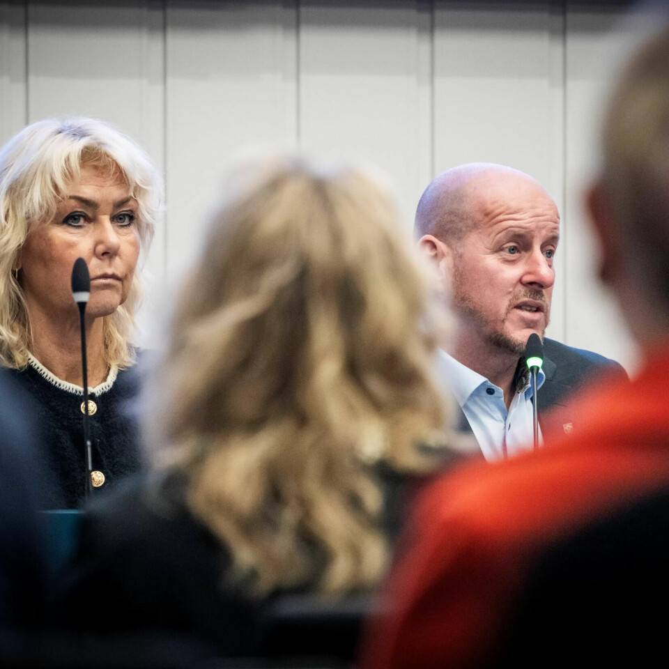 INNLANDET: Fylkesvaraordfører Hanne Alstrup Velure (H) og fylkesordfører Thomas Breen (Ap) under behandlingen av skolestrukturen i Innlandet fylkeskommune onsdag. INNLANDET: Fylkesvaraordfører Hanne Alstrup Velure (H) og fylkesordfører Thomas Breen (Ap) under behandlingen av skolestrukturen i Innlandet fylkeskommune onsdag.