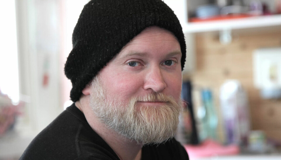 SPARE ELLER IKKE SPARE: - Faren min maser om at jeg må begynne pensjonssparing, men ut fra det jeg hører nå, skal ikke det være nødvendig, sier Kjetil Bakkerud. SPARE ELLER IKKE SPARE: - Faren min maser om at jeg må begynne pensjonssparing, men ut fra det jeg hører nå, skal ikke det være nødvendig, sier Kjetil Bakkerud.