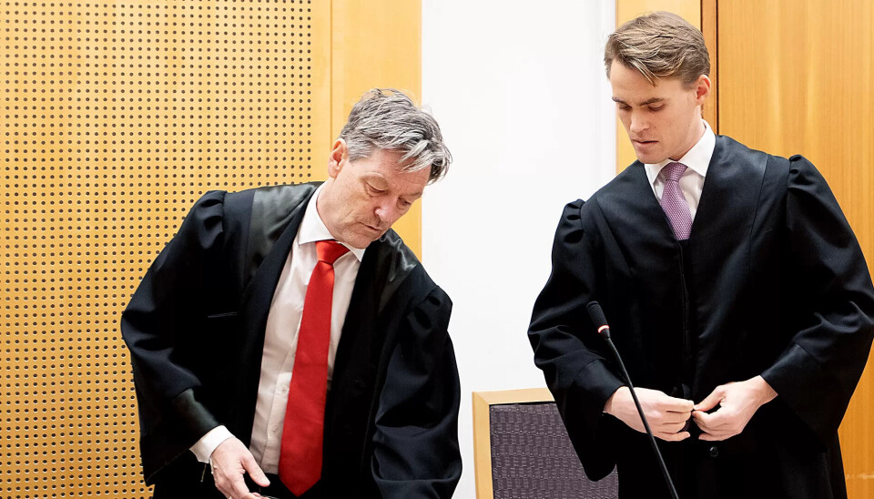 PUNKTUM: Kjetil Edvardsen og kollega Morten Mønnich i ei pause i retten. Dei har begge over fleire år jobba med mange saker som handlar om fast jobb og etterbetaling av overtid og feriepengar. PUNKTUM: Kjetil Edvardsen og kollega Morten Mønnich i ei pause i retten. Dei har begge over fleire år jobba med mange saker som handlar om fast jobb og etterbetaling av overtid og feriepengar.