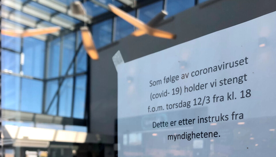 ÅPNER: Frisørsalongene ble steng med få timers varsel torsdag 12. mars. Nå skal de gjenåpne. Frisører er bekymret for å gå tilbake på jobb. ÅPNER: Frisørsalongene ble steng med få timers varsel torsdag 12. mars. Nå skal de gjenåpne. Frisører er bekymret for å gå tilbake på jobb.