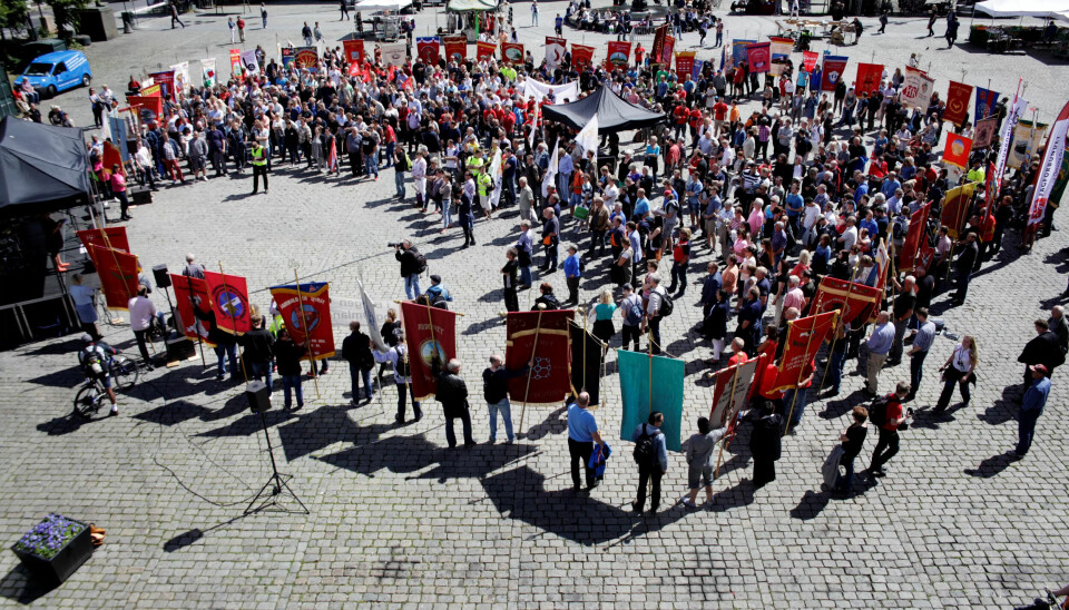 LO-avdelingenei Oslo, Bergen, Stavanger, Trondheim og Tromsø sto bak dagens markering på Youngstorget. LO-avdelingenei Oslo, Bergen, Stavanger, Trondheim og Tromsø sto bak dagens markering på Youngstorget.