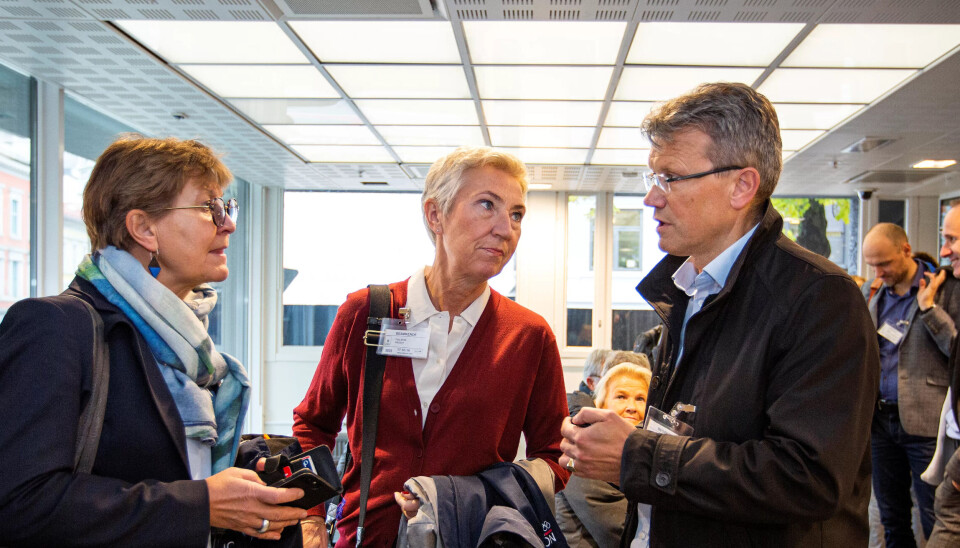 FORHANDLINGER: LOs delegasjon i forhandlingene om ny særalderspensjon består av leder Mette Nord i Fagforbundet og LO Kommune, 1. nestleder Peggy Hessen Følsvik i LO og leder Egil André Aas i LO Stat. Fristen er 1. november. FORHANDLINGER: LOs delegasjon i forhandlingene om ny særalderspensjon består av leder Mette Nord i Fagforbundet og LO Kommune, 1. nestleder Peggy Hessen Følsvik i LO og leder Egil André Aas i LO Stat. Fristen er 1. november.