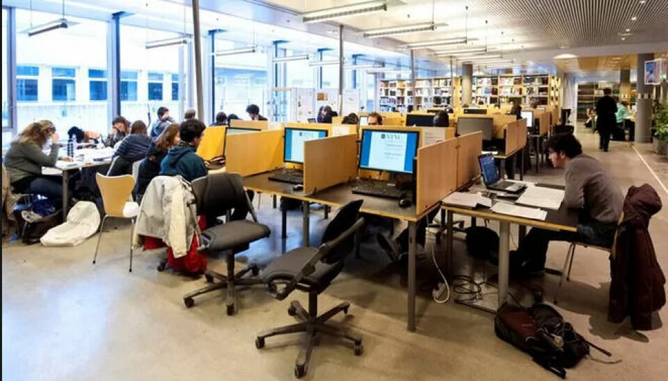 FORSKJELL: Hvorfor er det forskjell på dem som har tatt fagskole med realkompetanse i bunn, og dem som har studiekompetanse? lurer forfatteren av leserbrevet. (Illustrasjonsfoto) FORSKJELL: Hvorfor er det forskjell på dem som har tatt fagskole med realkompetanse i bunn, og dem som har studiekompetanse? lurer forfatteren av leserbrevet. (Illustrasjonsfoto)