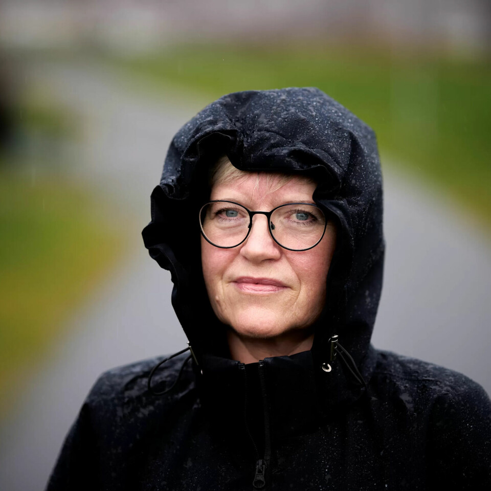 HÅPER PÅ ENDRING: Anne Kallset håper inderlig politikerne vil rydde opp i det hun mener er urettferdige regler. For henne kan det utgjøre en forskjell på flere hundre tusen kroner fram til pensjonsalder. HÅPER PÅ ENDRING: Anne Kallset håper inderlig politikerne vil rydde opp i det hun mener er urettferdige regler. For henne kan det utgjøre en forskjell på flere hundre tusen kroner fram til pensjonsalder.